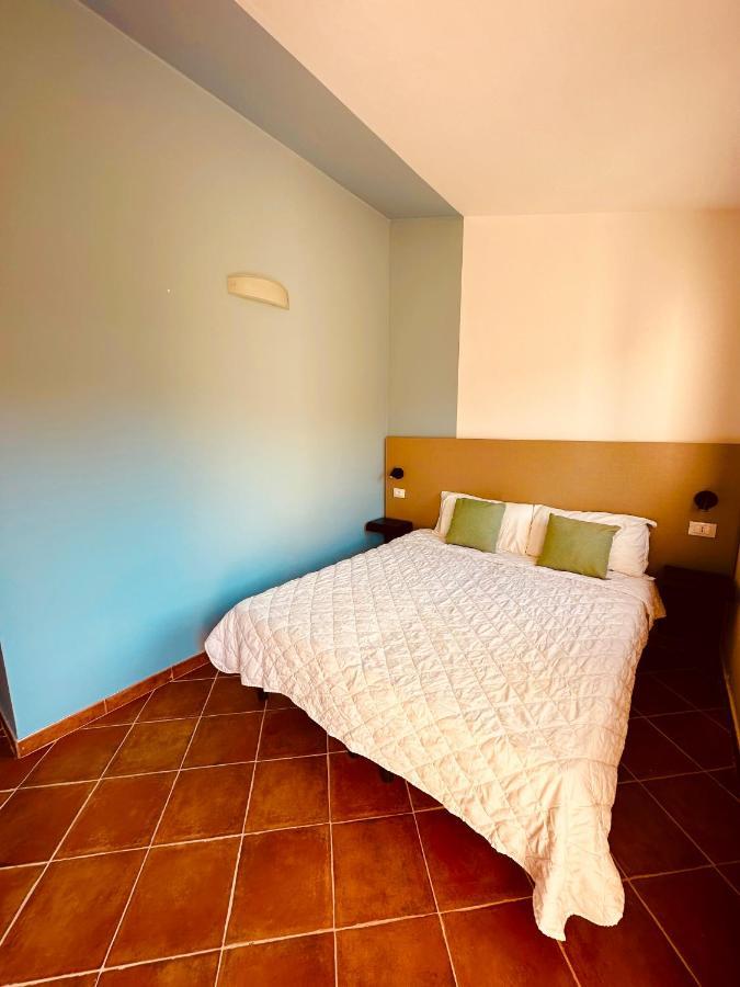 Rocce Rosse Sardinia Aparthotel Isola Rossa Ngoại thất bức ảnh